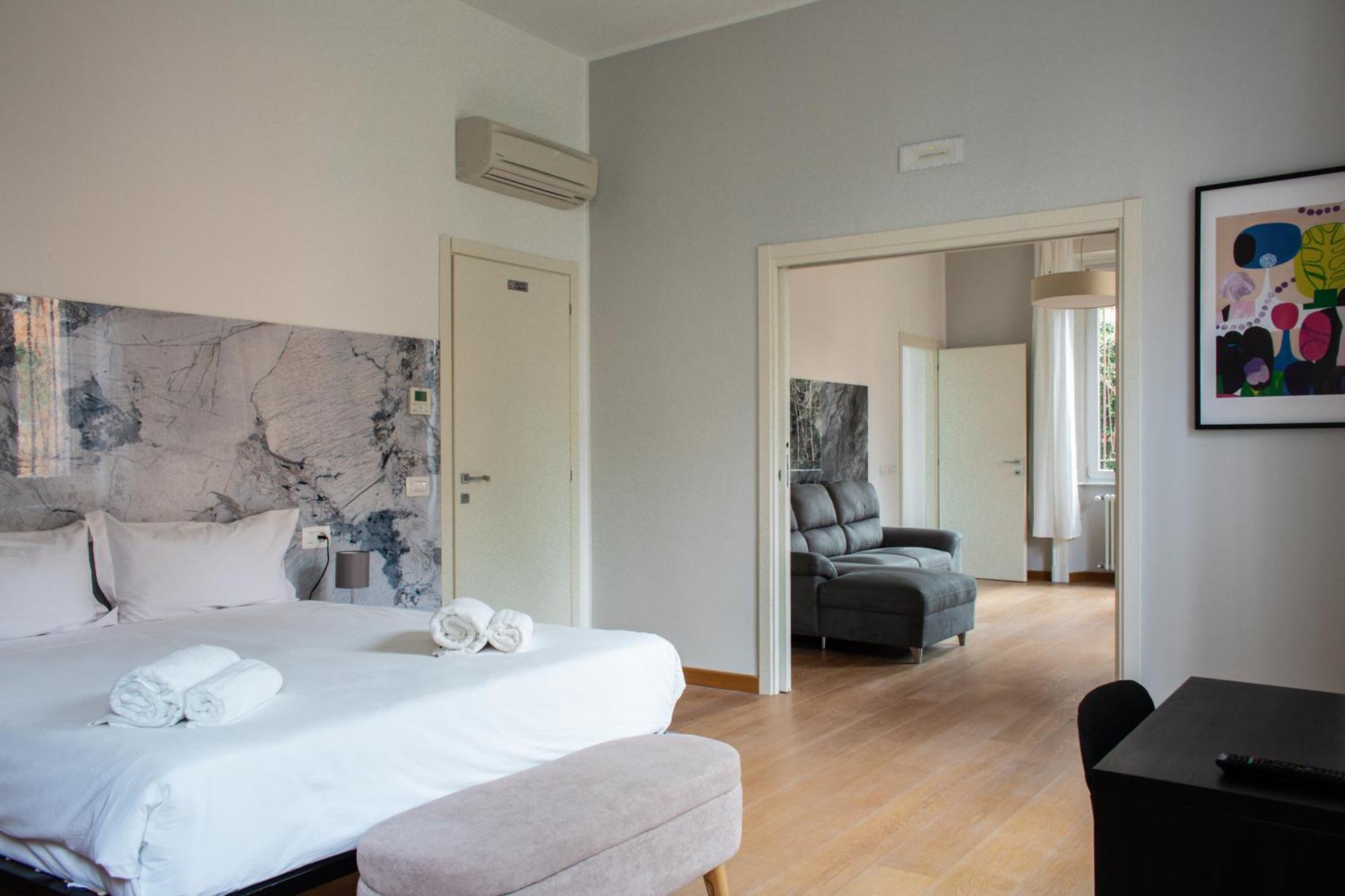 Rrrapido Holy Suites And Rooms - Via Sardegna Milaan Buitenkant foto