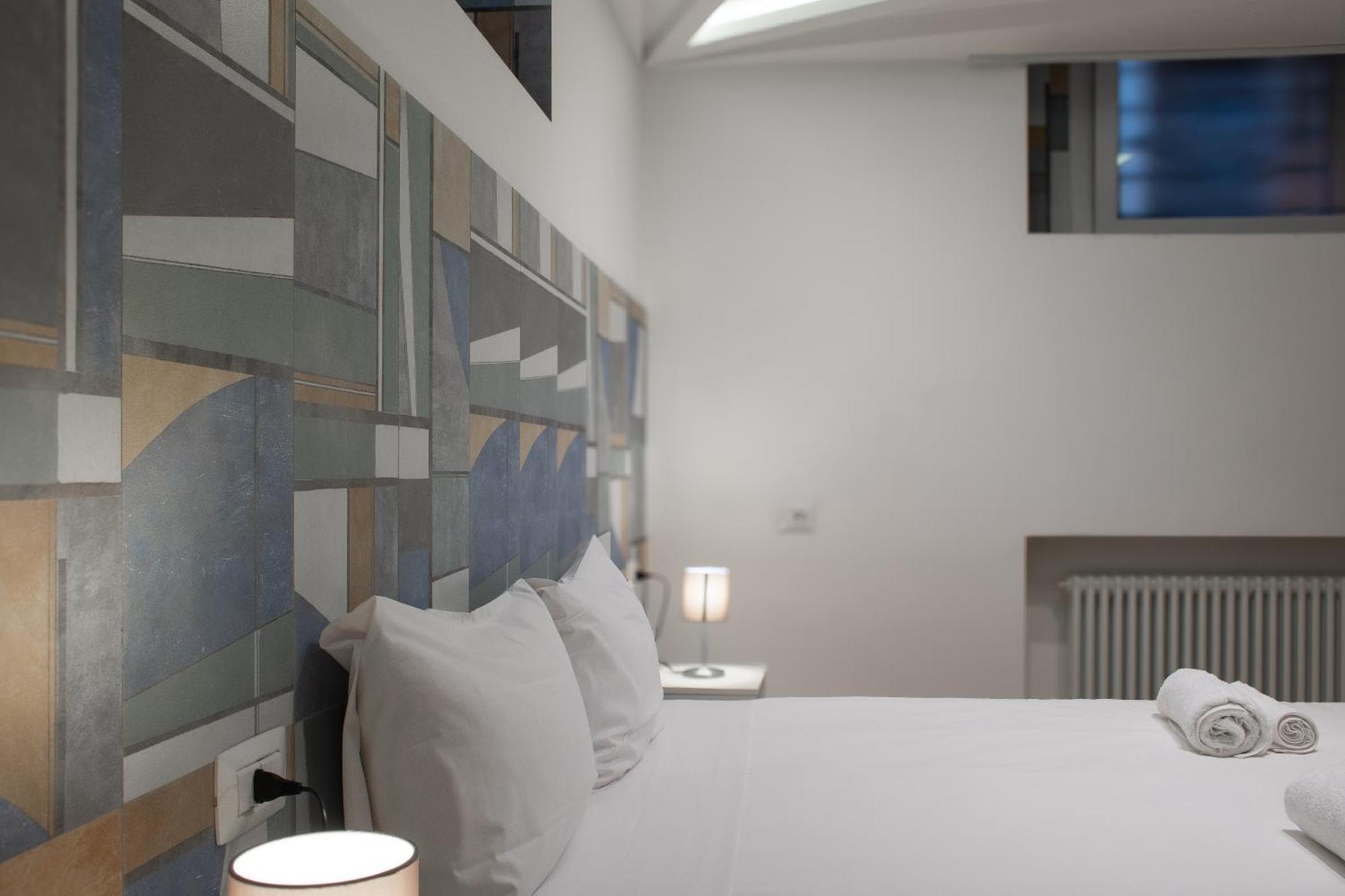 Rrrapido Holy Suites And Rooms - Via Sardegna Milaan Buitenkant foto