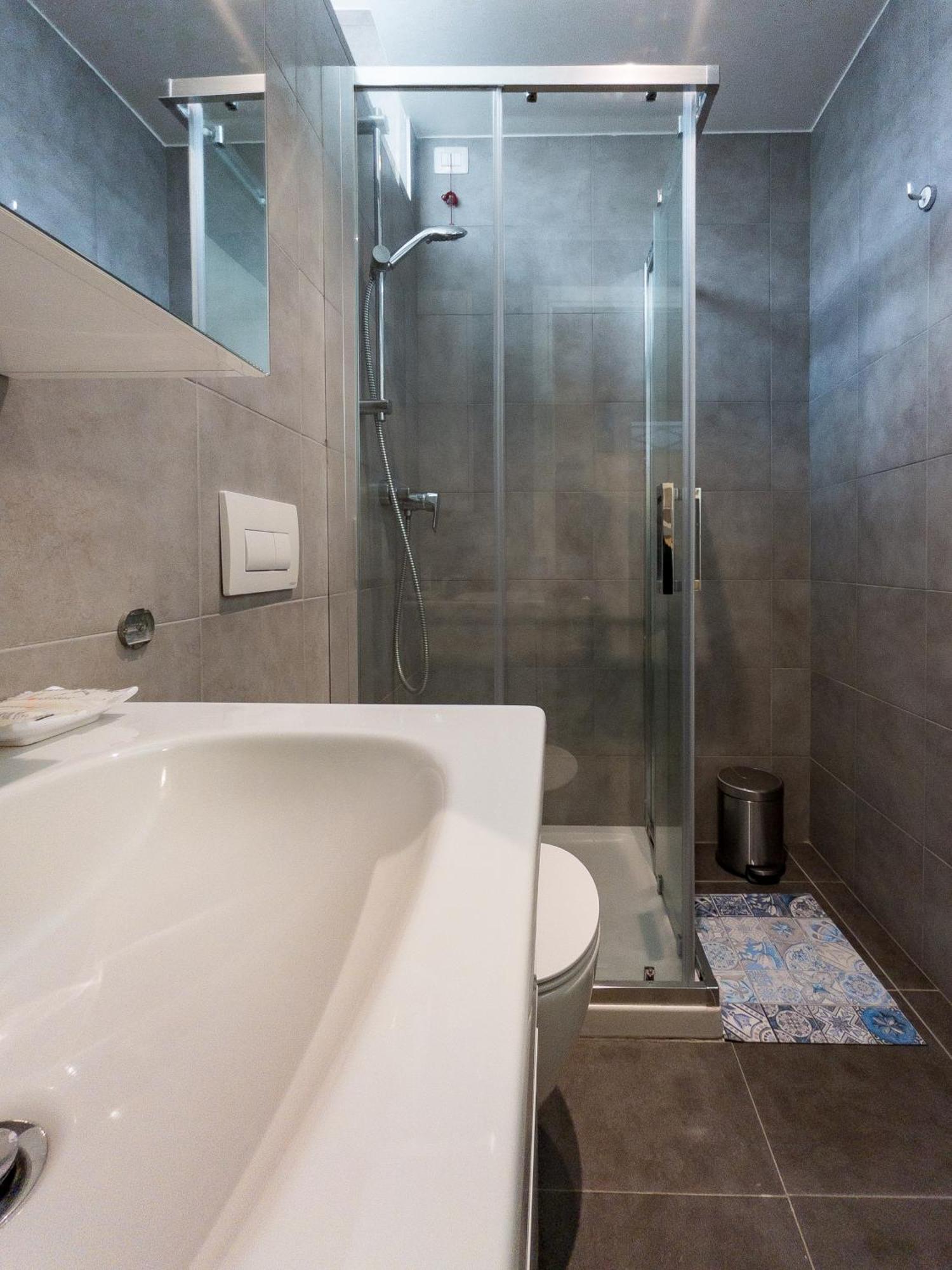 Rrrapido Holy Suites And Rooms - Via Sardegna Milaan Buitenkant foto